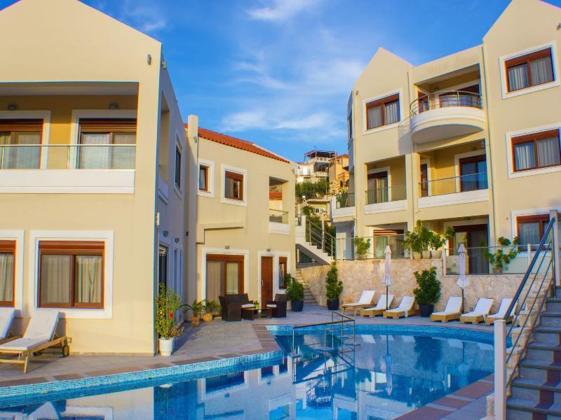 Esthisis Suites Chania Platanias Exterior foto